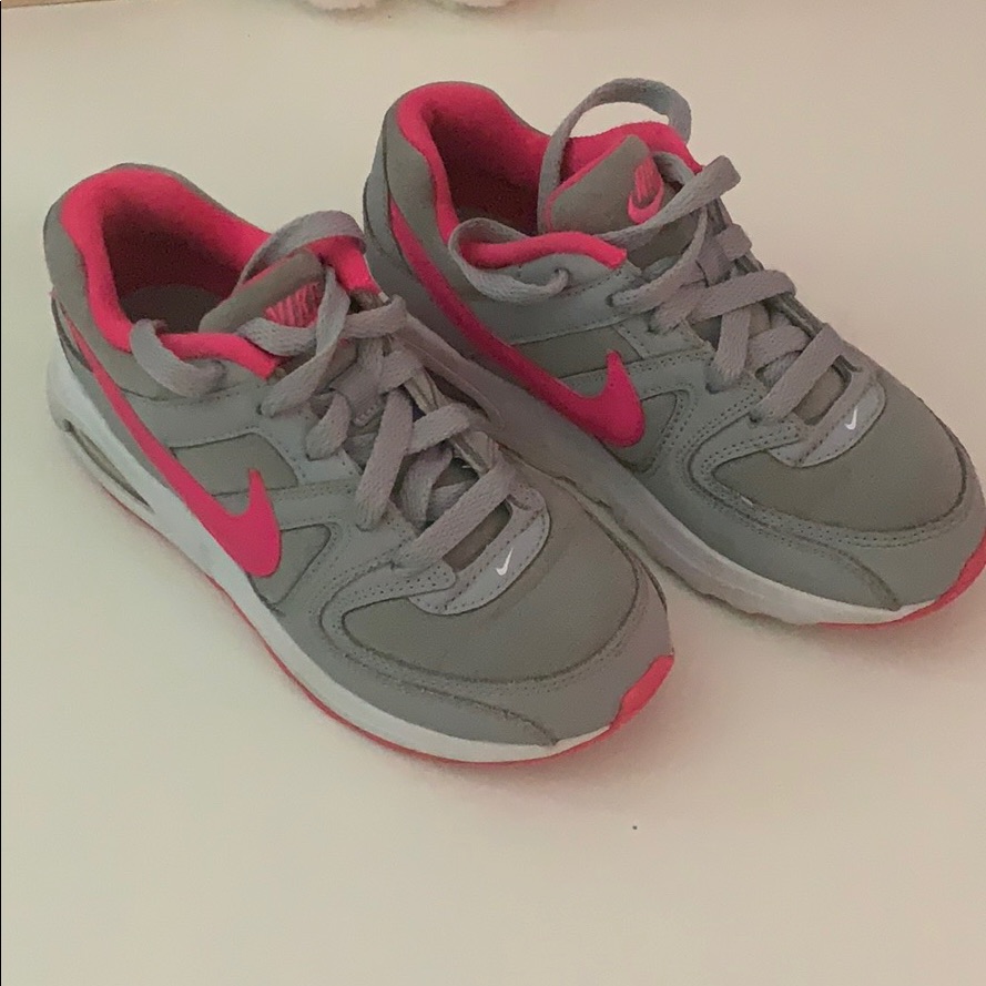 Nike Gray And Pink Sneakers